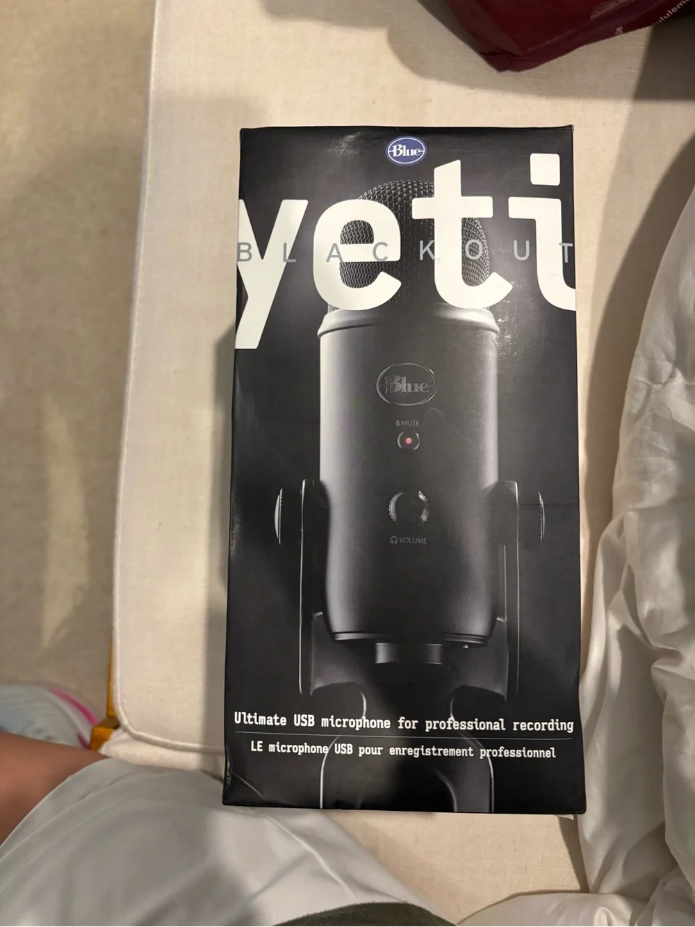 Yeti Black USB Microphone - Professional Cardioid Recording
